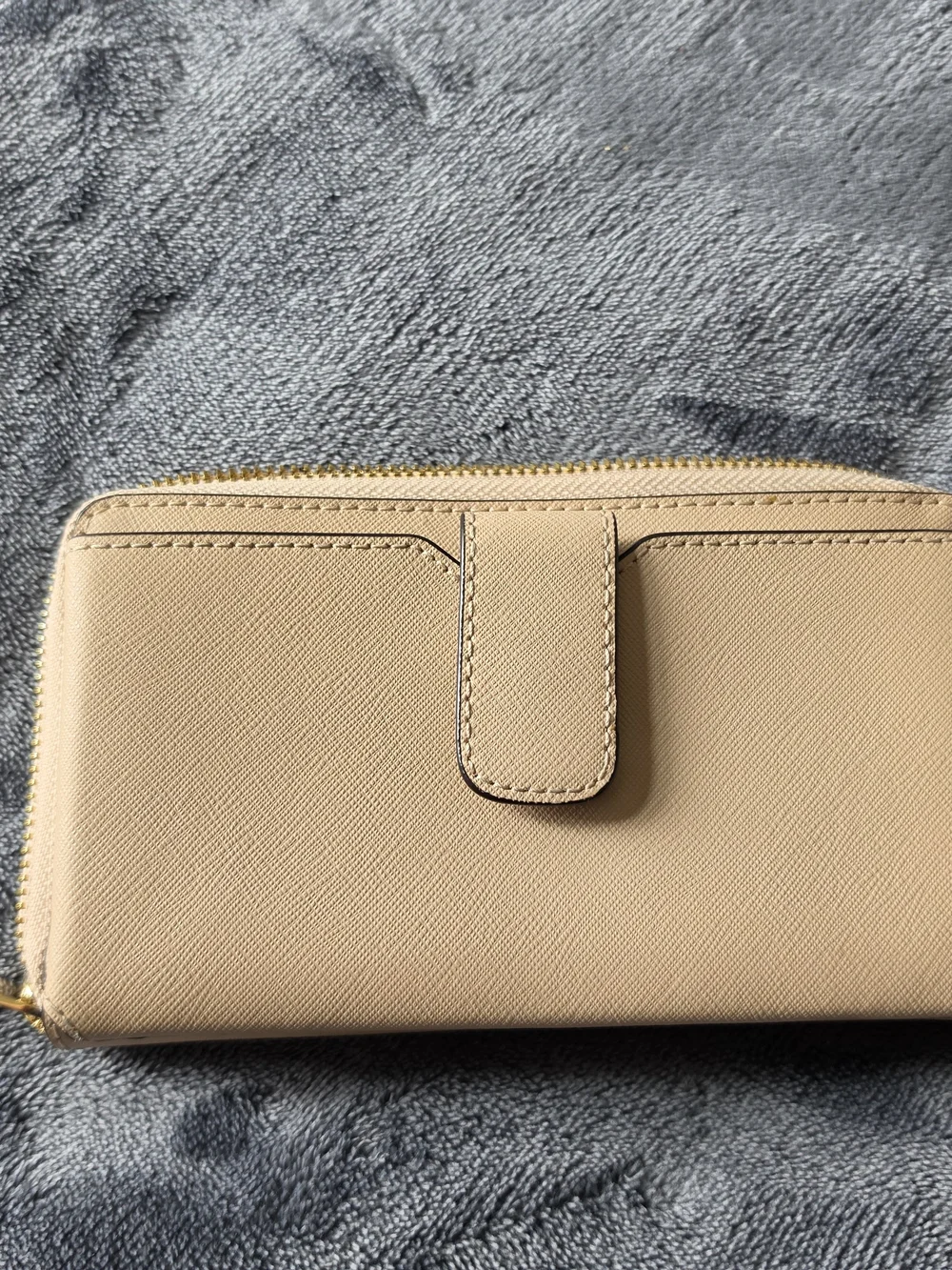 Michael Kors Beige Zip Card Holder with Gold Hardware